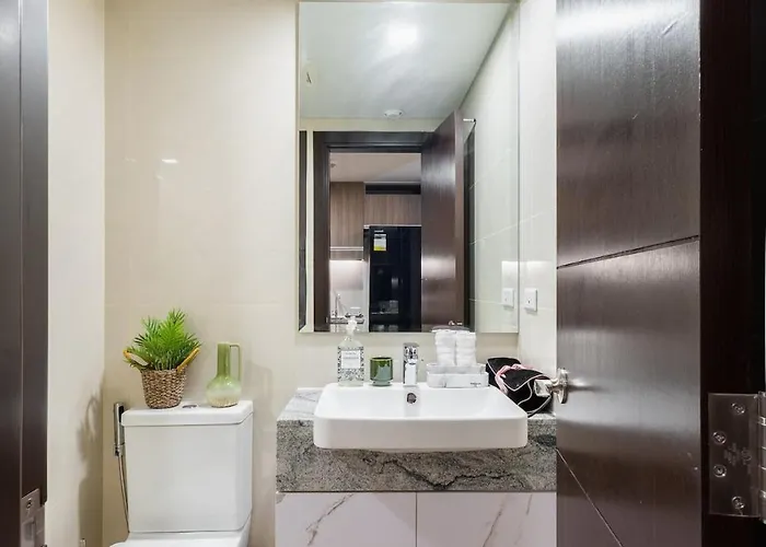 Apartment Cozy Modern Organic 1br With Washer And Wifi Near Bgc Manila
